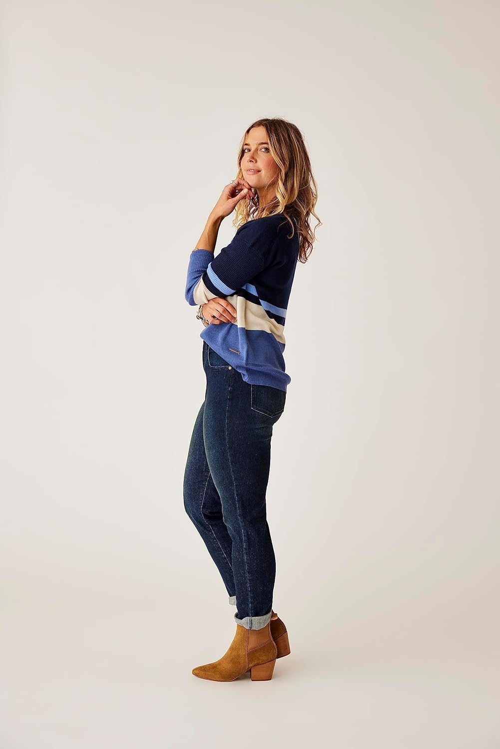 image:imageCarve Designs Womens Aurora SweaterNavy Colorblock