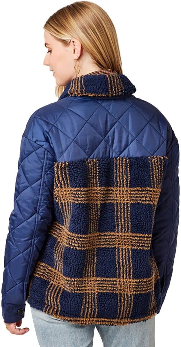 image:imageCarve Designs Womens Vineyard ShacketNavy Plaid